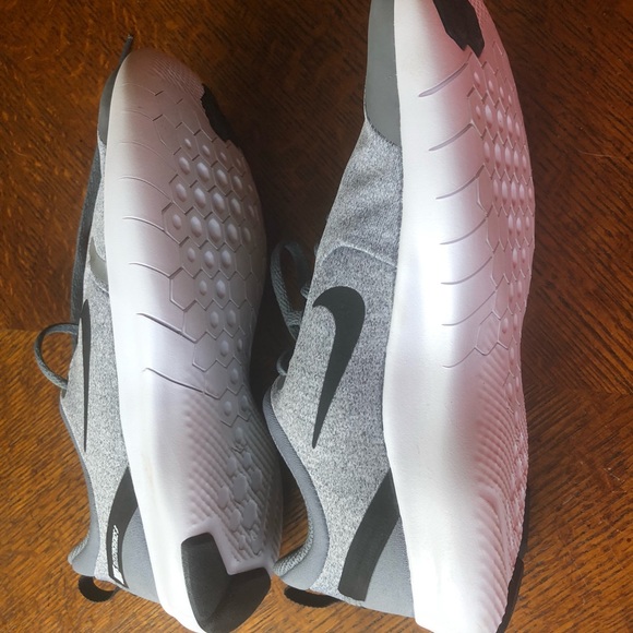 Youth Nike Flex size 4.5 - Picture 3 of 5